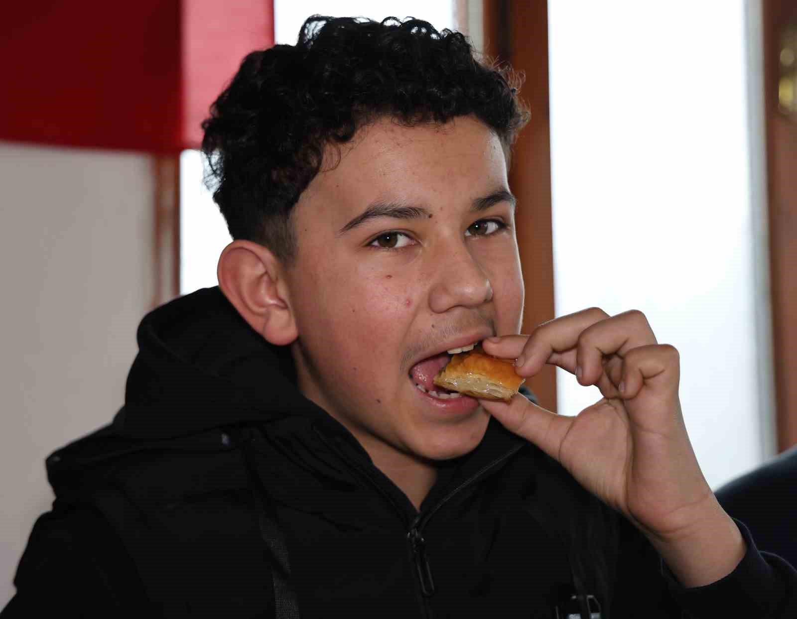 Sivas&rsquo;ın unutulmaya y&uuml;z tutmuş asırlık lezzeti: "Unlu baklava" sofralarda yeniden yer alıyor
