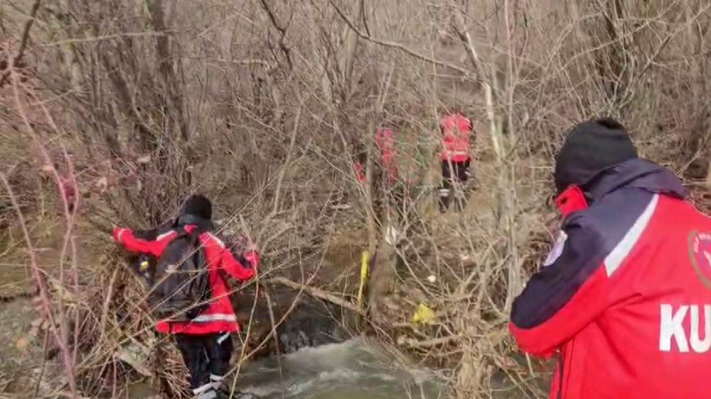 12 g&uuml;nd&uuml;r her yerde aranıyor
