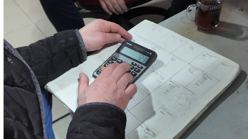 İstanbul&rsquo;da kadim k&uuml;lt&uuml;r devam ediyor: 320 kişinin bakkal borcu kapatıldı