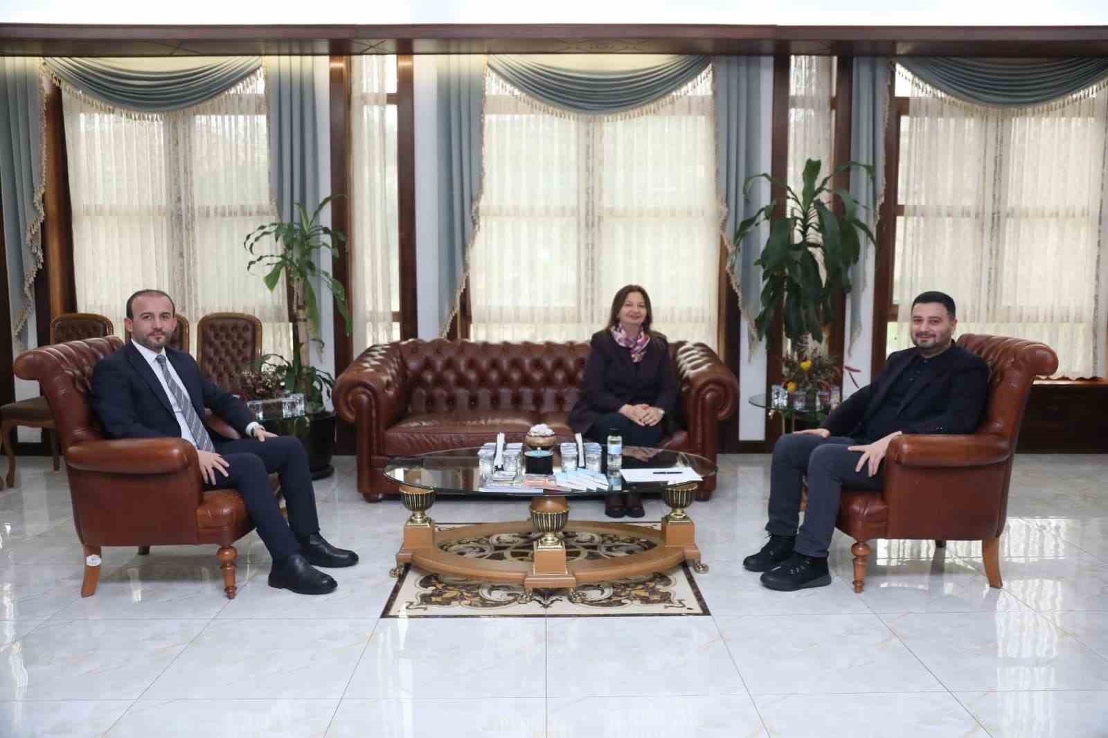 Başkan Öztekin yerli ve yabancı temsilcilerle istişarelerini sürdürüyor