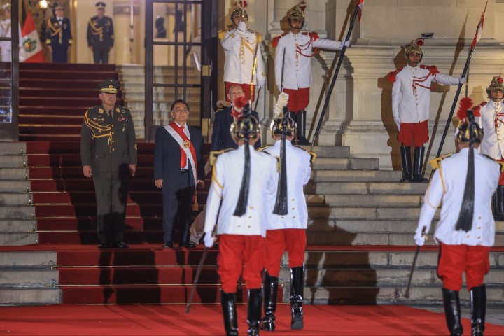 Peru'da 83 yaşındaki Balcazar ge&ccedil;ici devlet başkanı oldu