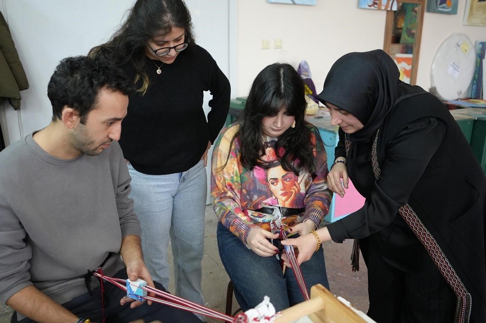 Geleneksel &ccedil;arpana dokuma sanatı uygulamalı olarak anlatıldı

