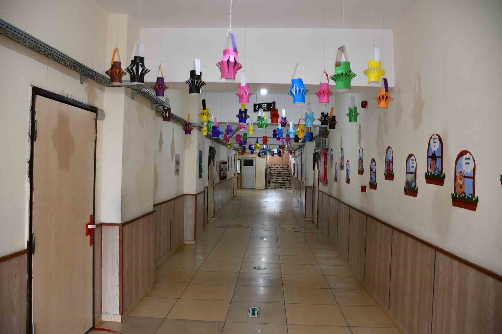 Vezirköprü’de okul koridorları Ramazan sokağına dönüştü