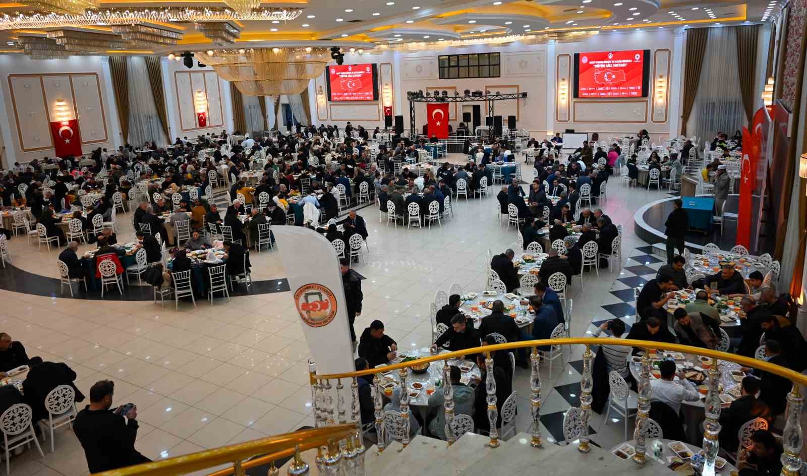 Kaymakam &Ccedil;akır şehit aileleri ve gazilerle iftarda buluştu
