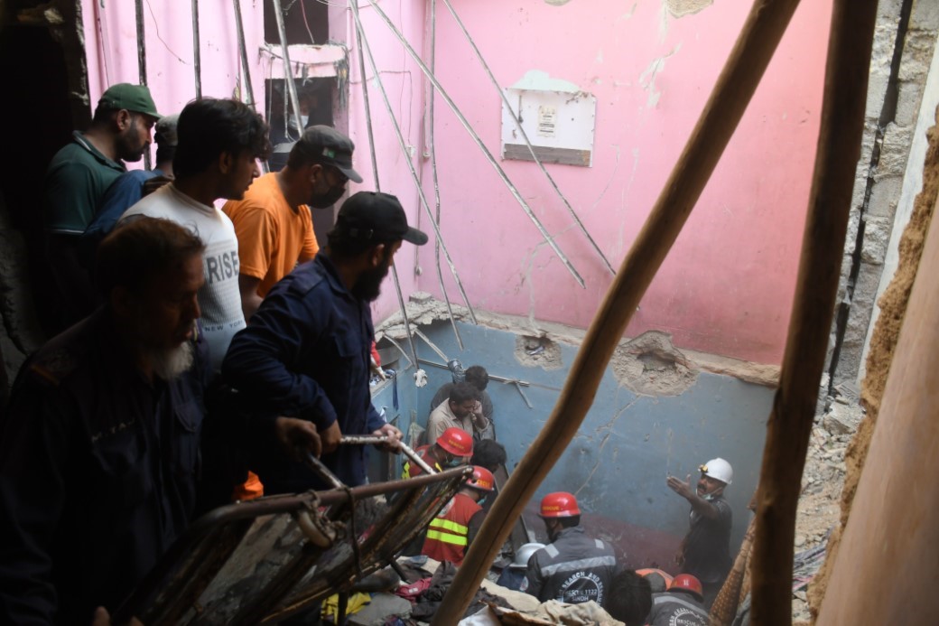 Pakistan’da üç katlı binada tüp patladı: 16 ölü, 14 yaralı