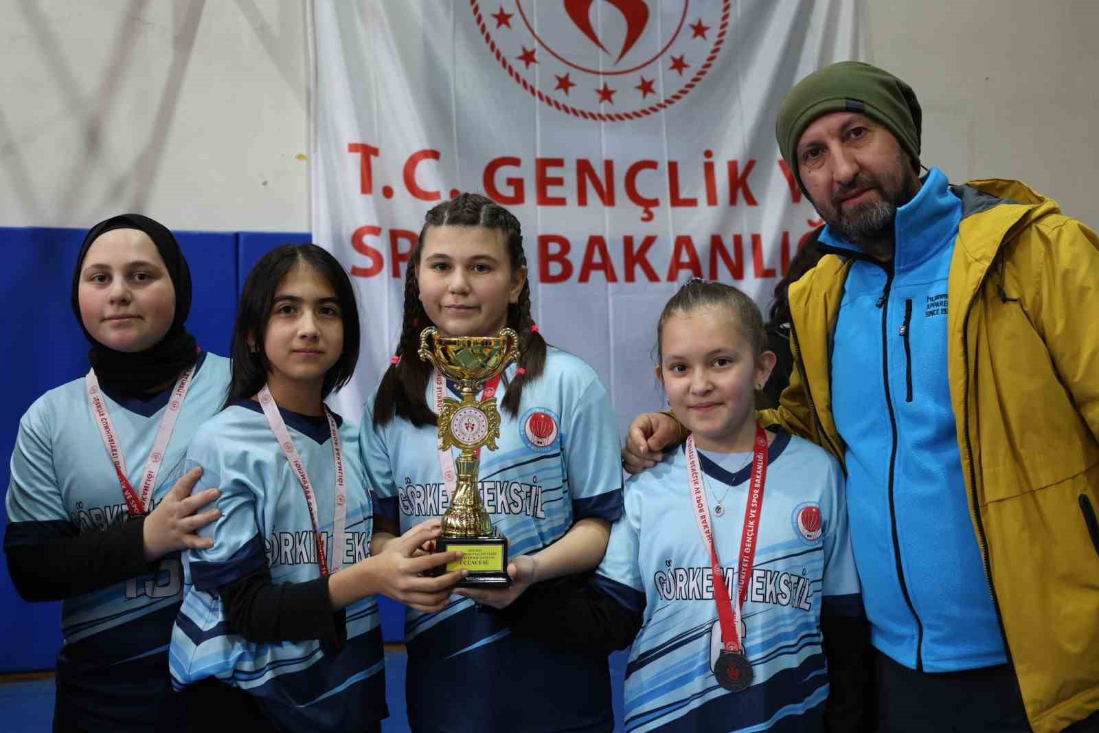 Minik satran&ccedil;&ccedil;ılar Bilecik&rsquo;te derece i&ccedil;in hamle yaptı
