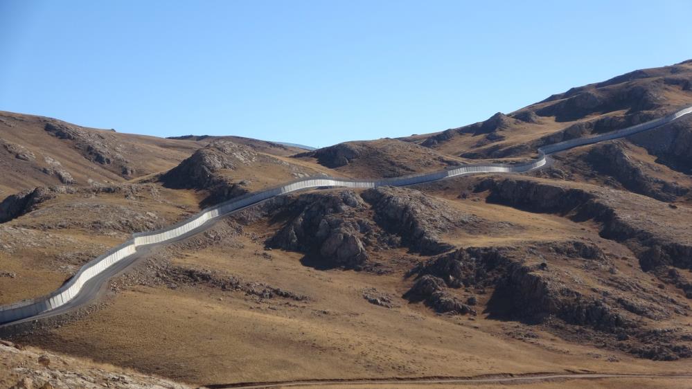 ABD-İran gerilimi g&ouml;lgesinde T&uuml;rkiye&rsquo;nin g&uuml;venlik kalkanı: Van sınır duvarı hayati rol &uuml;stleniyor