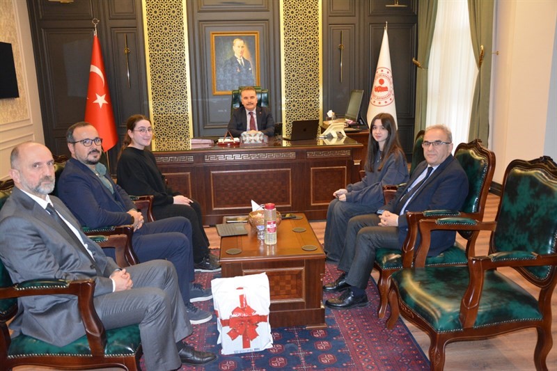 T&Uuml;BİTAK b&ouml;lge şampiyonlarından Kaymakam Odabaş&rsquo;a ziyaret
