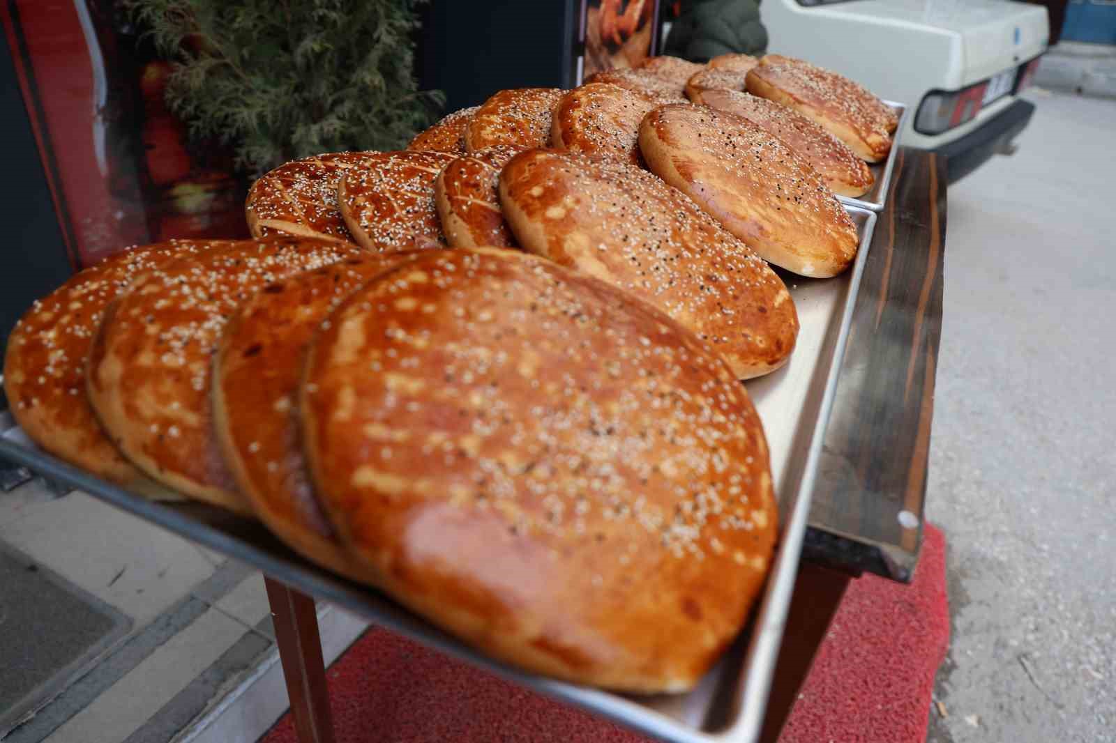 Elazığ&rsquo;da Ramazan&rsquo;a &ouml;zel "Nohut ekmeği"
