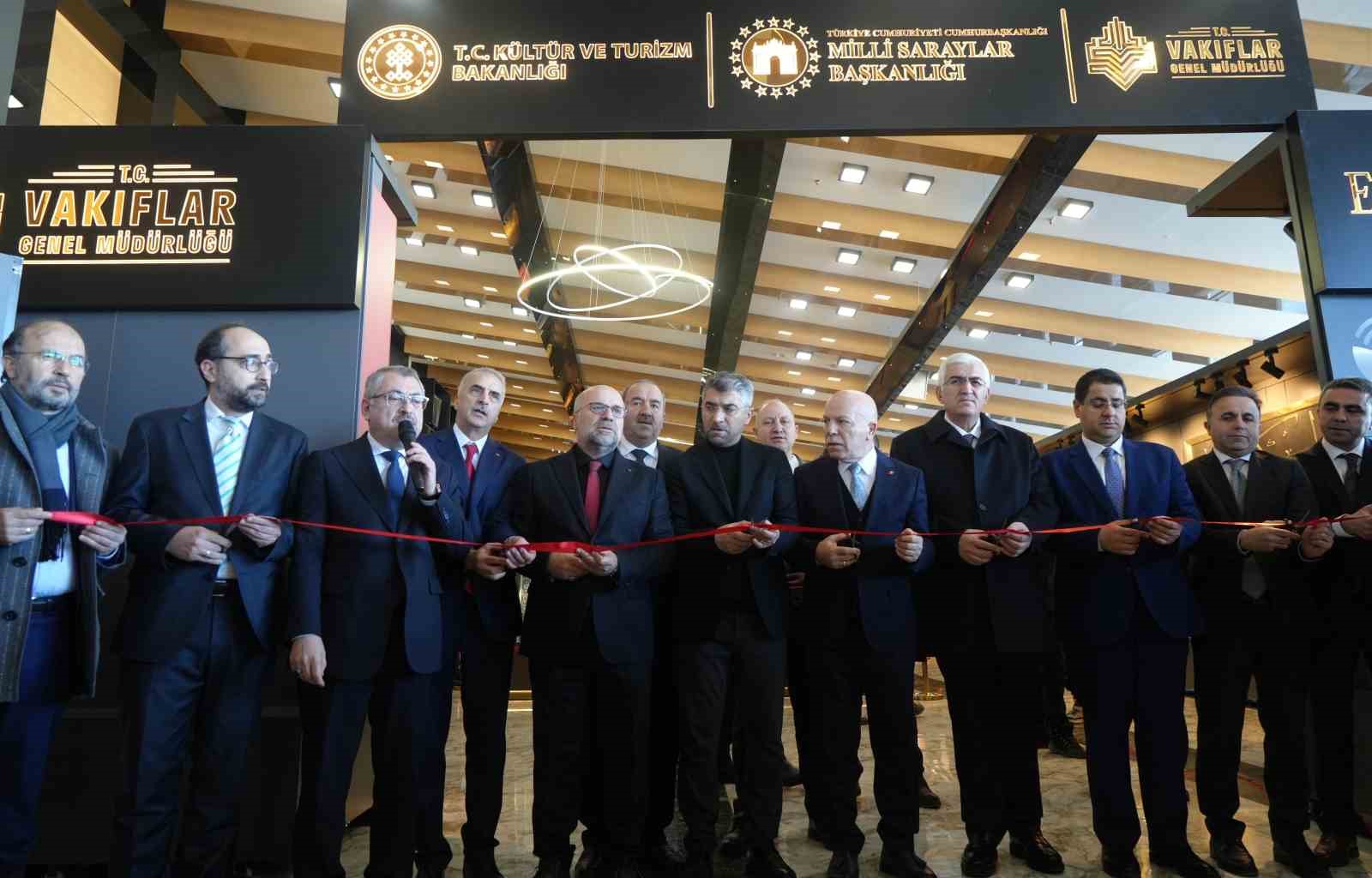 Kutsal Emanetler&rsquo;in Anadolu yolculuğu Erzurum&rsquo;dan başladı
