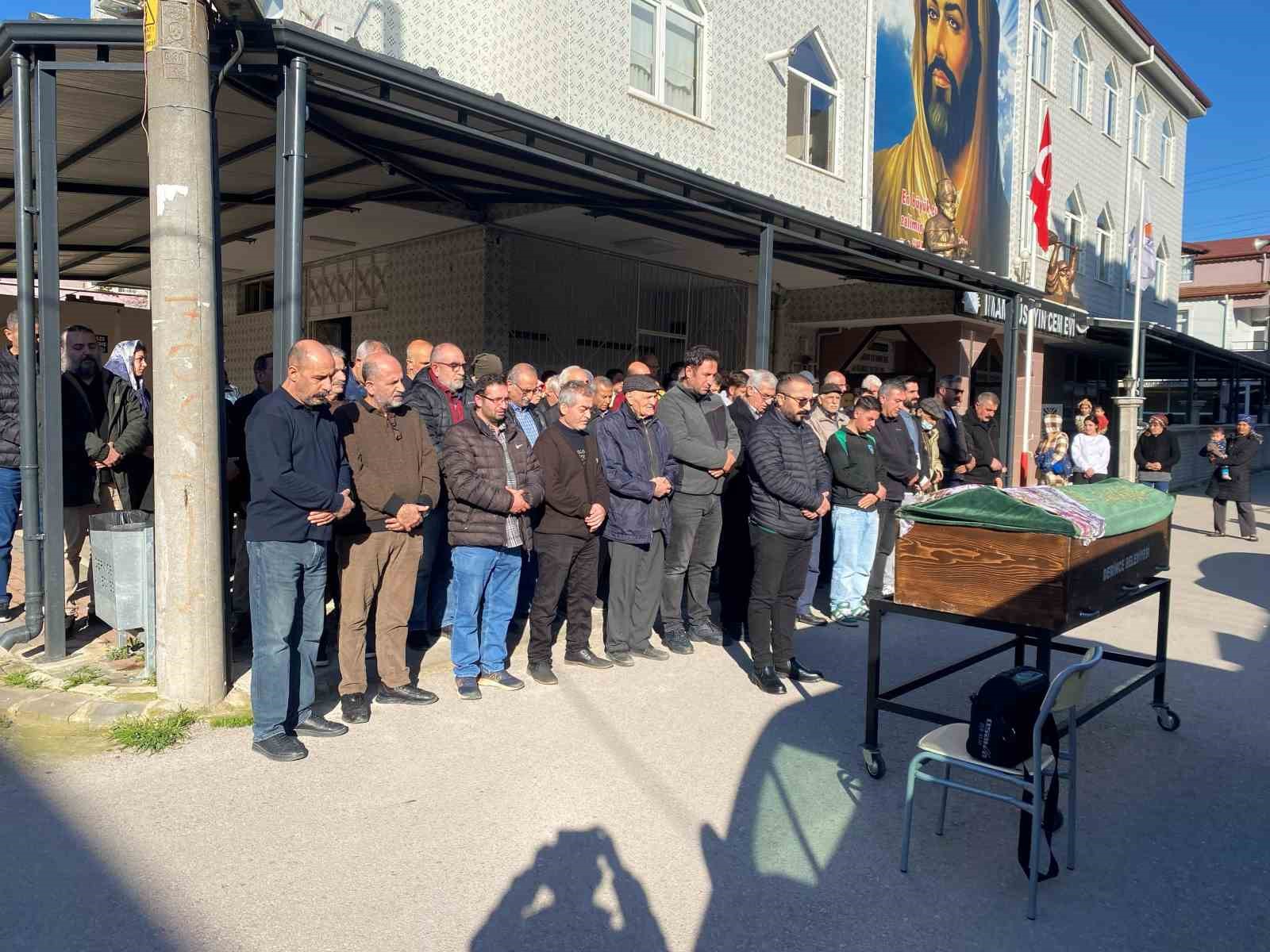 Trafik kazasında &ouml;len diş hekimi asistanı toprağa verildi
