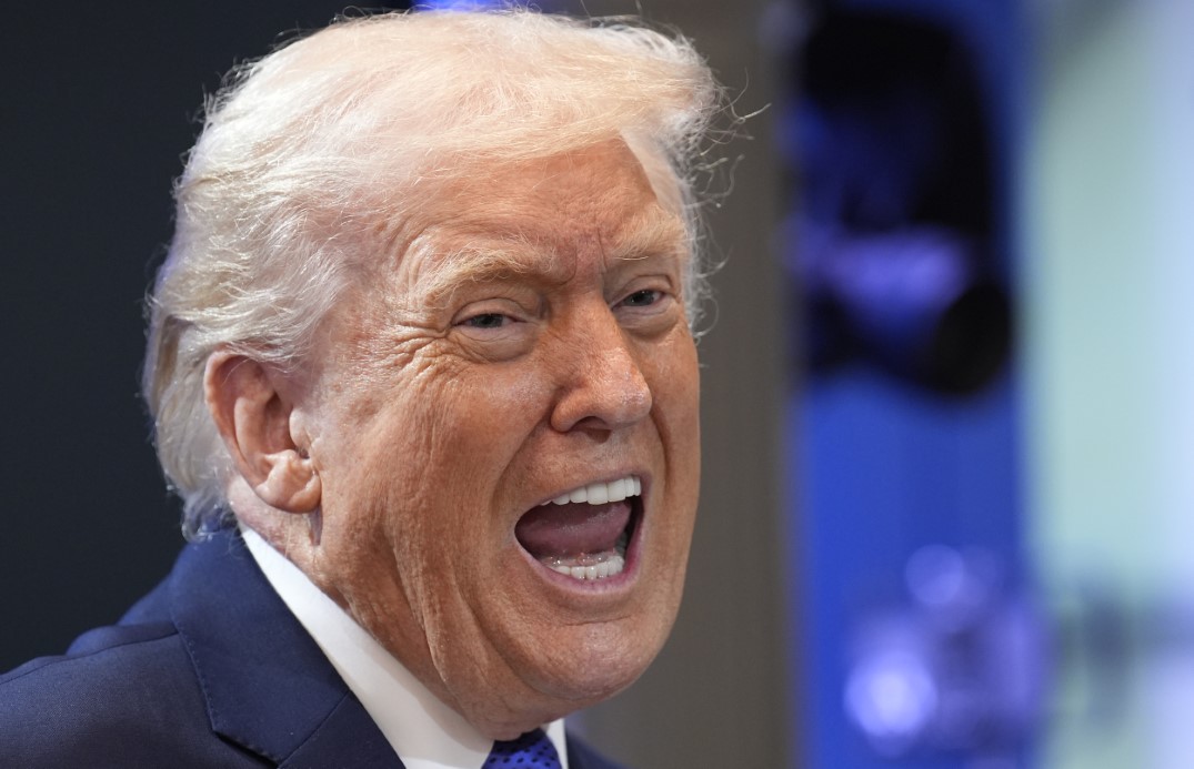 ABD Y&uuml;ksek Mahkemesi, Trump&rsquo;ın g&uuml;mr&uuml;k tarifelerini iptal etti: Trump'tan sert tepki