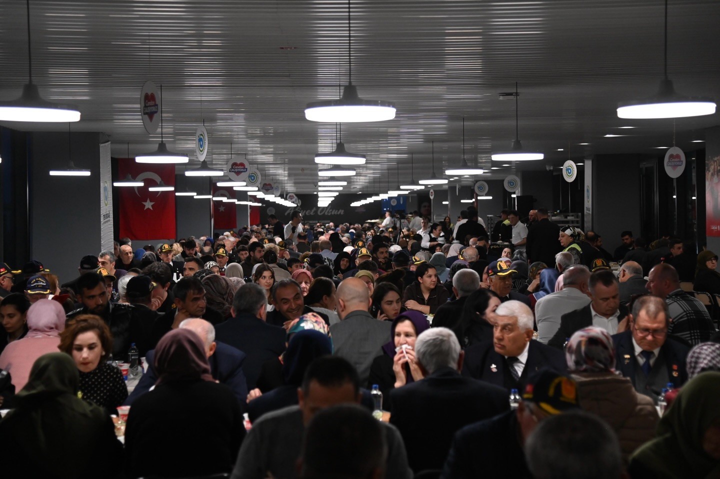 Şehit aileleri ve gaziler iftarda buluştu