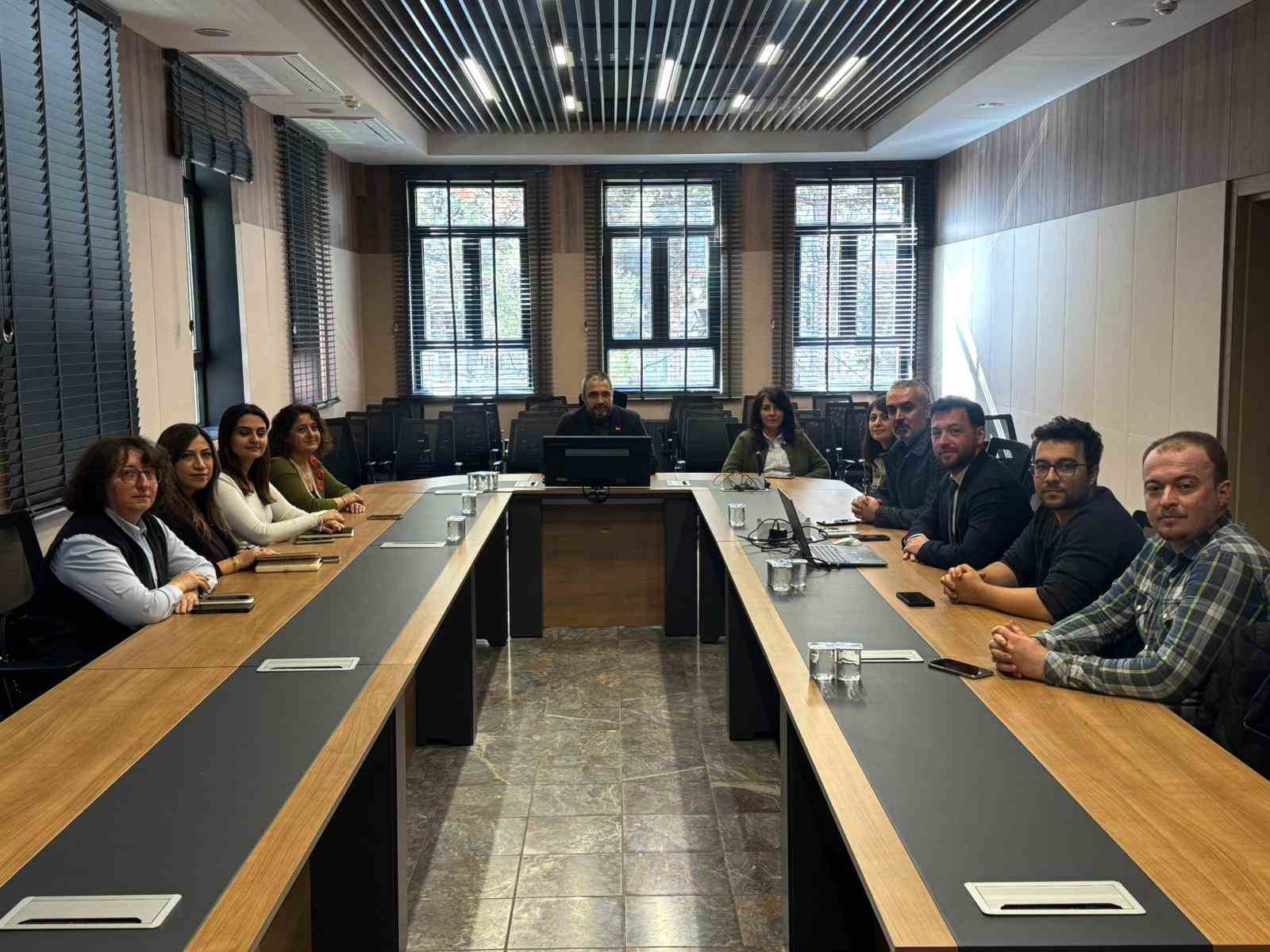 Toplum sağlığını g&uuml;&ccedil;lendirmeye y&ouml;nelik uygulamalar değerlendirildi
