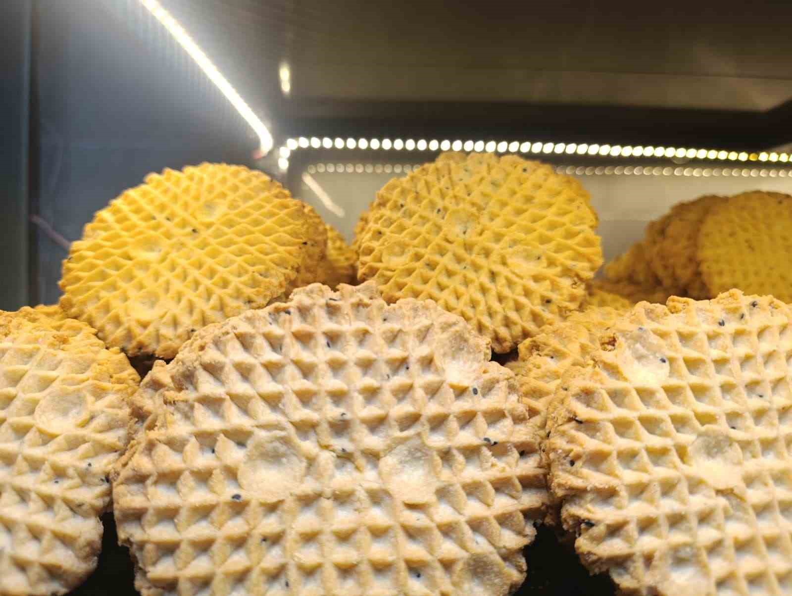 Kahramanmaraş&rsquo;ın tecilli lezzeti Maraş &ccedil;&ouml;reği Ramazan sofralarını s&uuml;sl&uuml;yor
