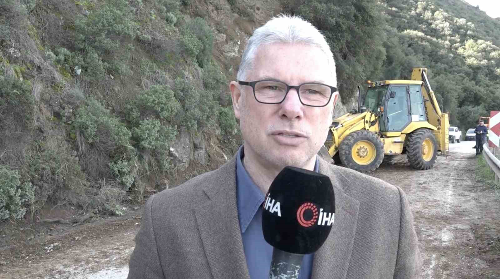 Bursa&rsquo;da heyelan b&ouml;lgesi temizlendi...Kayan b&ouml;lge dron ile g&ouml;r&uuml;nt&uuml;lendi
