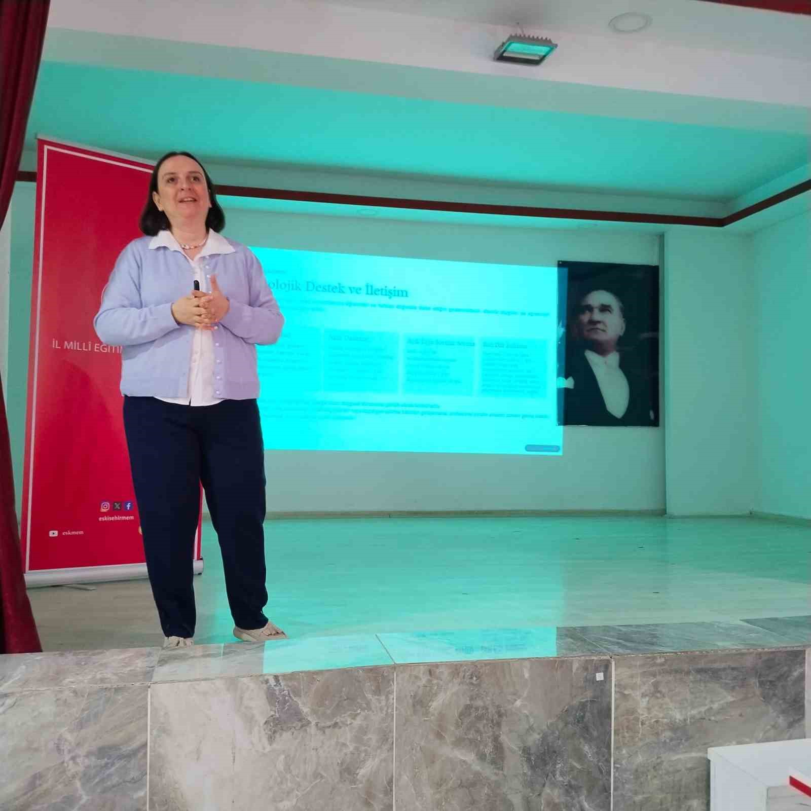 Eskişehir’de "Bilge aile" projesiyle veliler bilinçleniyor