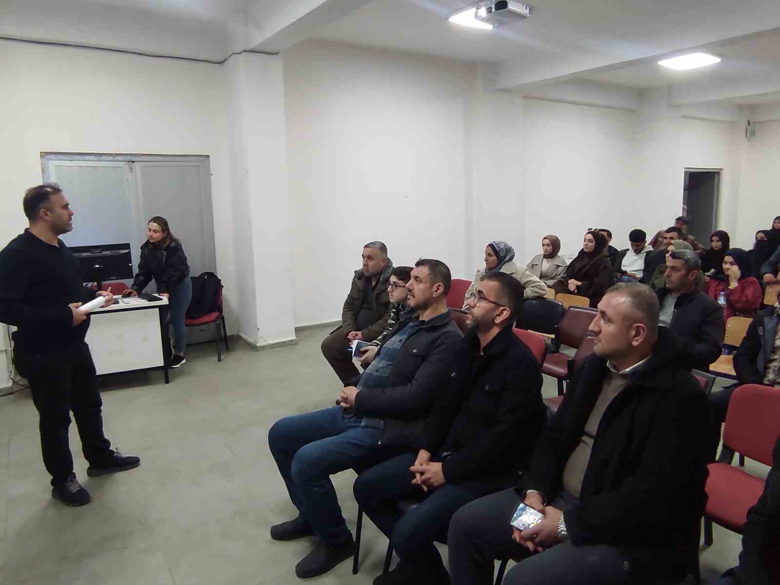 Sason&rsquo;da arıcılığı geliştirme projesi kapsamında 70 adaya eğitim verildi
