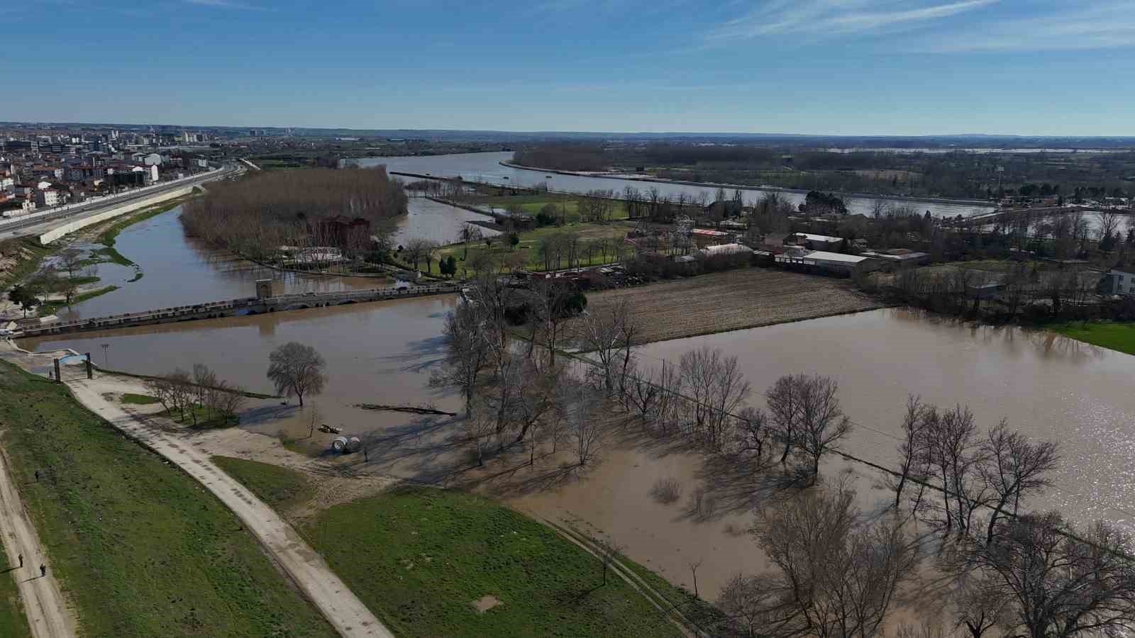 Tunca ve Meriç’te taşkın havadan görüntülendi