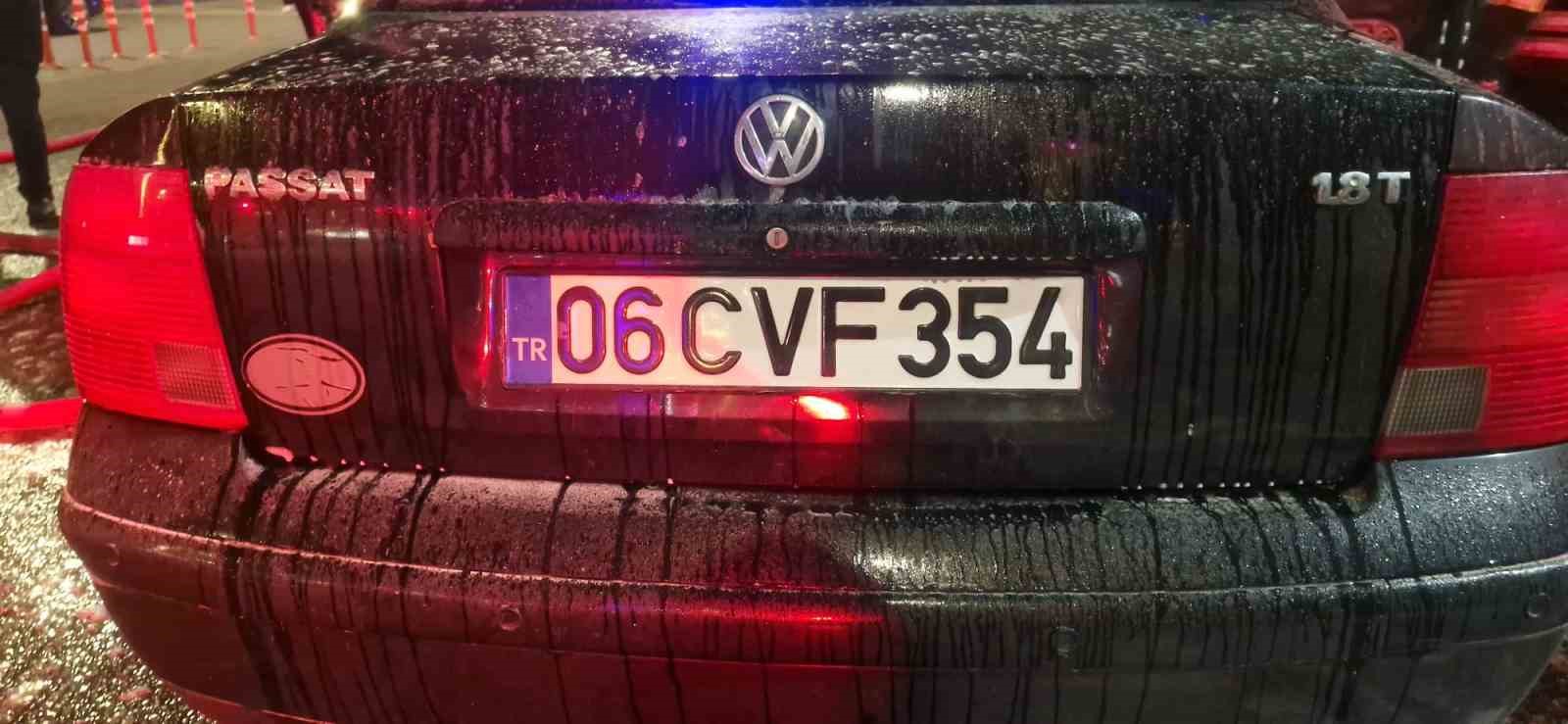 Yozgat&rsquo;ta otomobil alev alev yandı
