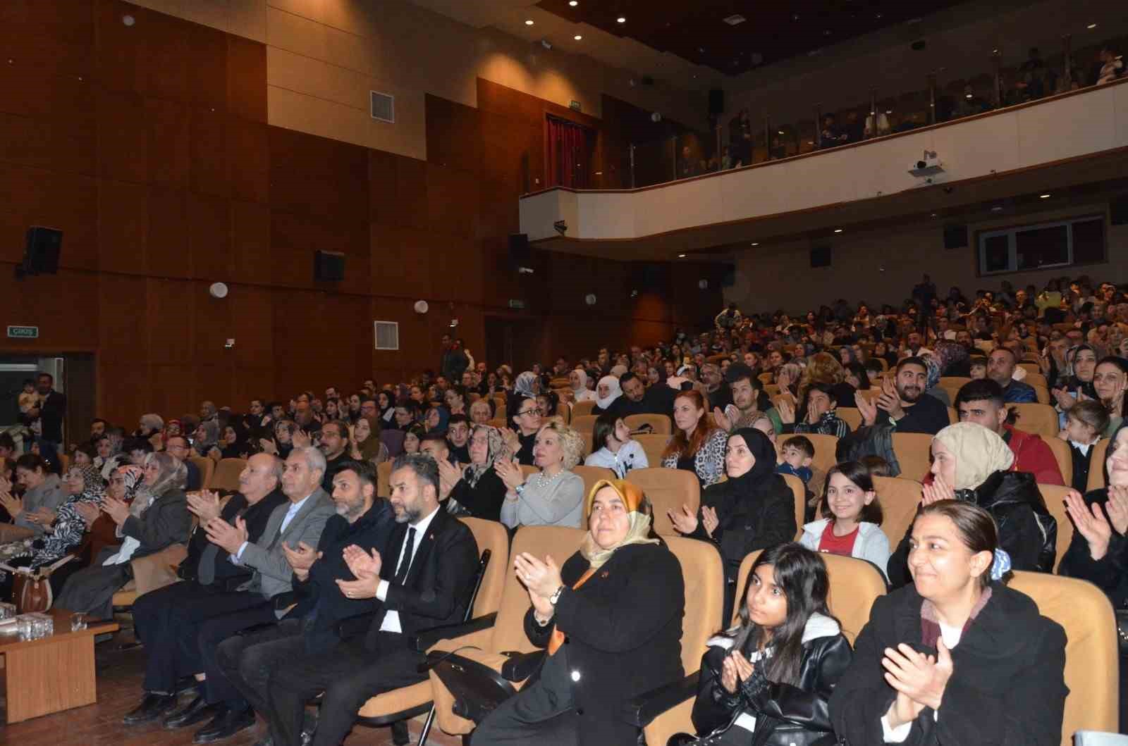 Çocuk Korosu’nun "Kutlu Nağmeler" konseri büyük beğeni topladı
