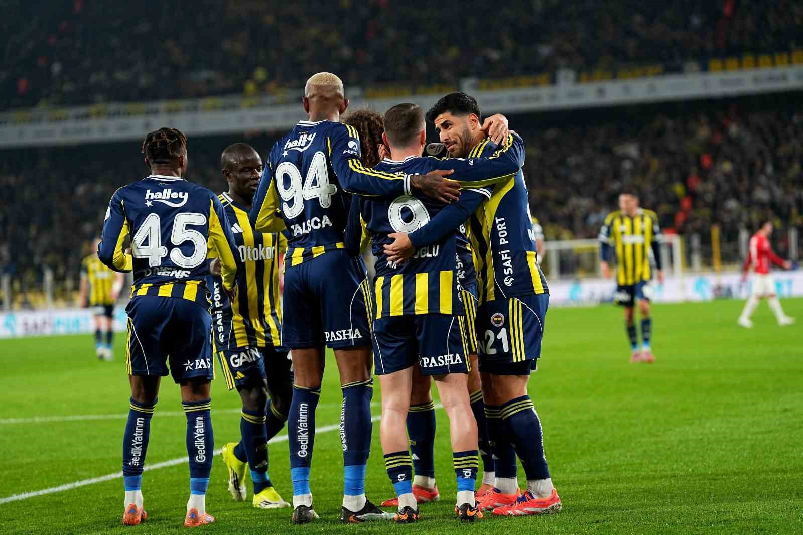 Fenerbah&ccedil;e, Kasımpaşa&rsquo;yı konuk edecek
