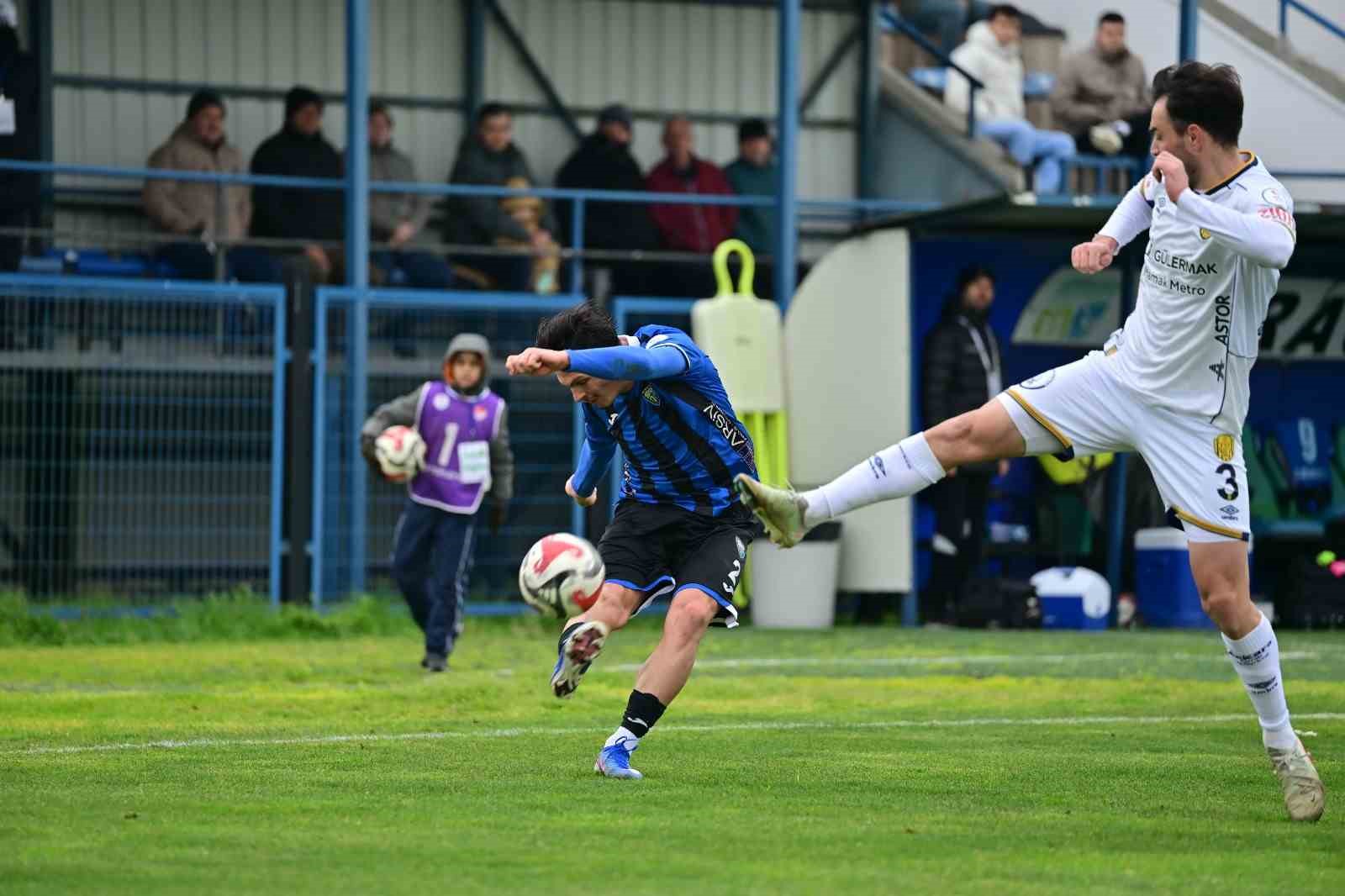 TFF 2. Lig: Karacabey Belediyespor: 0 - Ankarag&uuml;c&uuml;: 2

