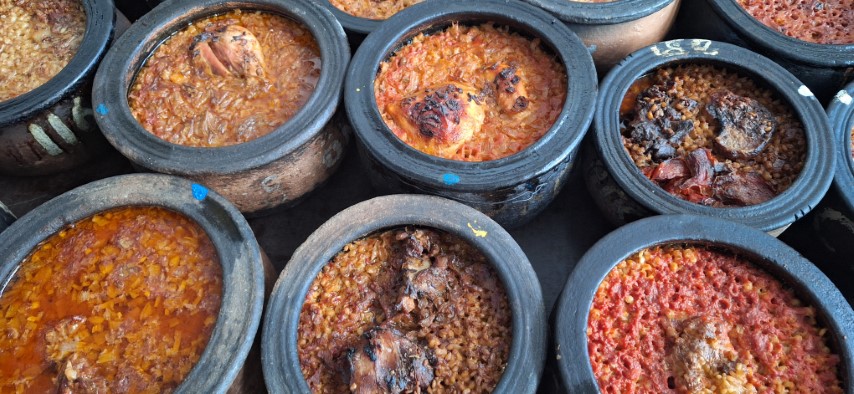 İftar sofralarının vaz ge&ccedil;ilmez lezzeti: 8 saatte pişiyor, davul sesini duyan fırınlara koşuyor