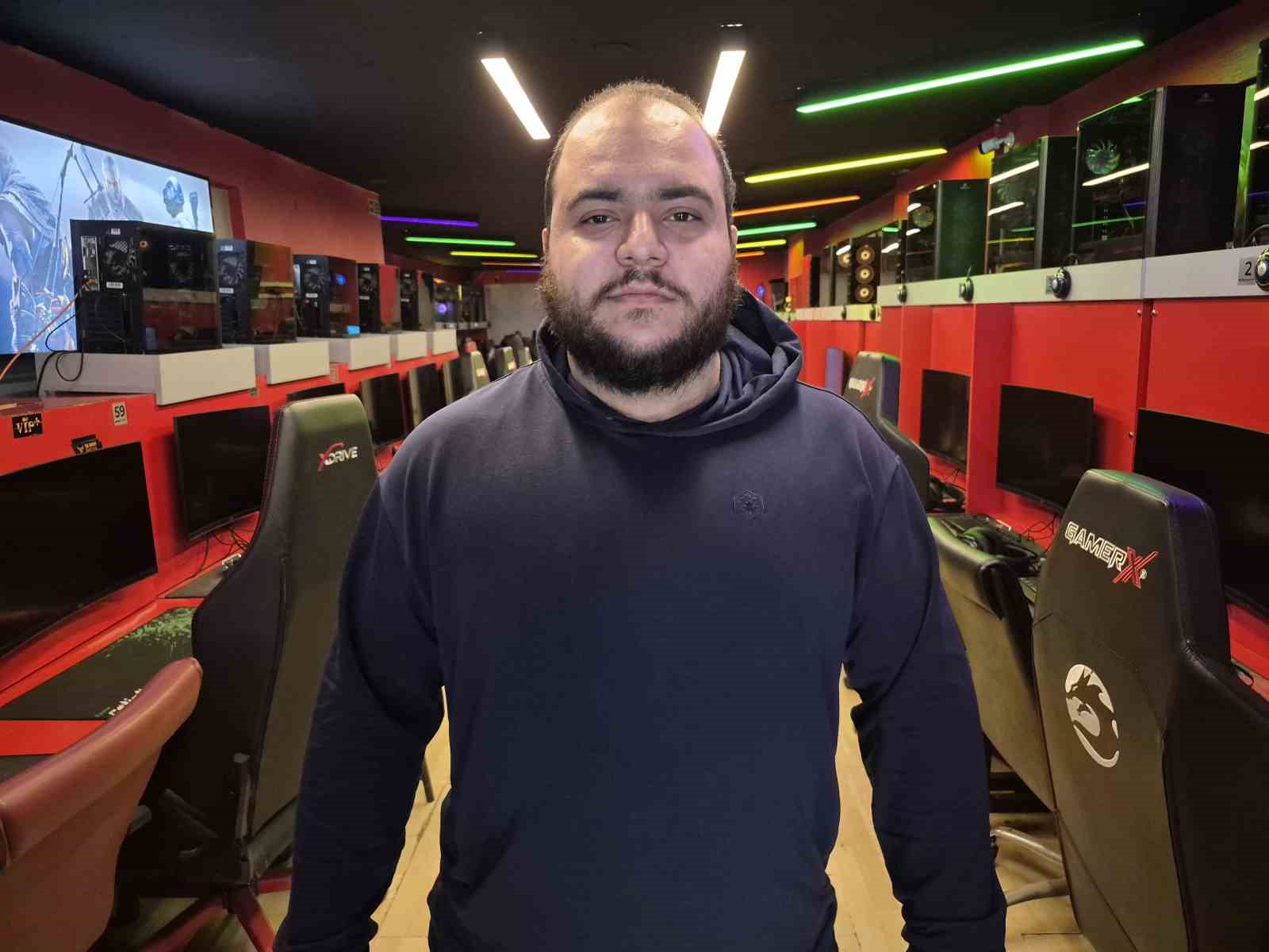 K&uuml;resel &ccedil;ip kıtlığı internet kafeleri olumsuz etkiledi
