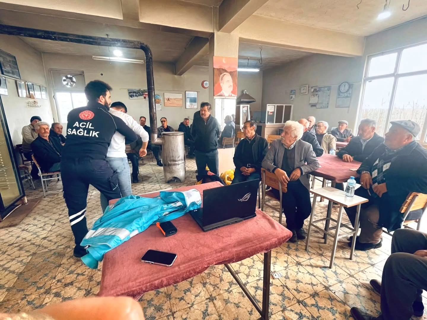 Kale&rsquo;de mahalle mahalle ilk yardım seferberliği
