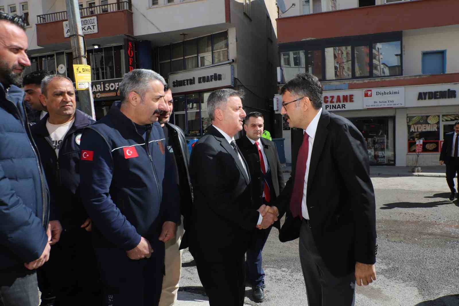 Bakan Yardımcısı &Ccedil;elik Hakkari&rsquo;den ayrıldı
