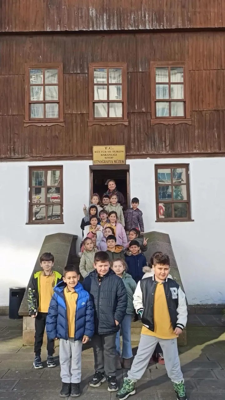 Sinop&rsquo;ta minik &ouml;ğrenciler m&uuml;zede keşfe &ccedil;ıktı
