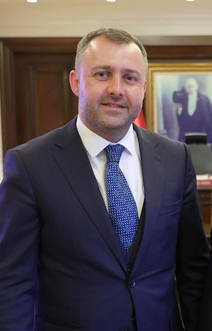 Başkan G&uuml;ray Y&uuml;ksel, kadına saygısızlığı affetmedi
