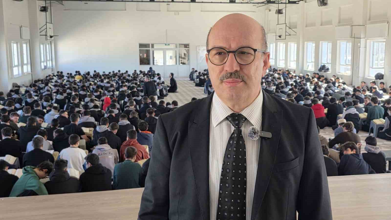 K&uuml;tahya&rsquo;da y&uuml;zlerce &ouml;ğrenciden aynı anda mukabele
