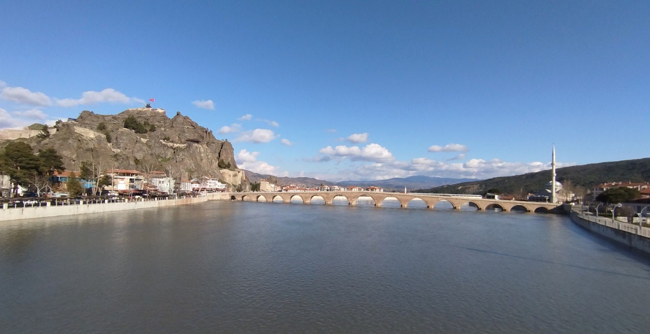 &Ccedil;orum&rsquo;da kış yağışlarıyla Kızılırmak&rsquo;ın debisi y&uuml;kseldi
