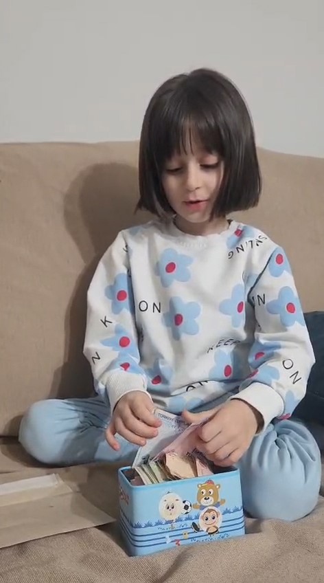 Rizeli miniklerden TSK G&uuml;&ccedil;lendirme Vakfı&rsquo;na anlamlı bağış
