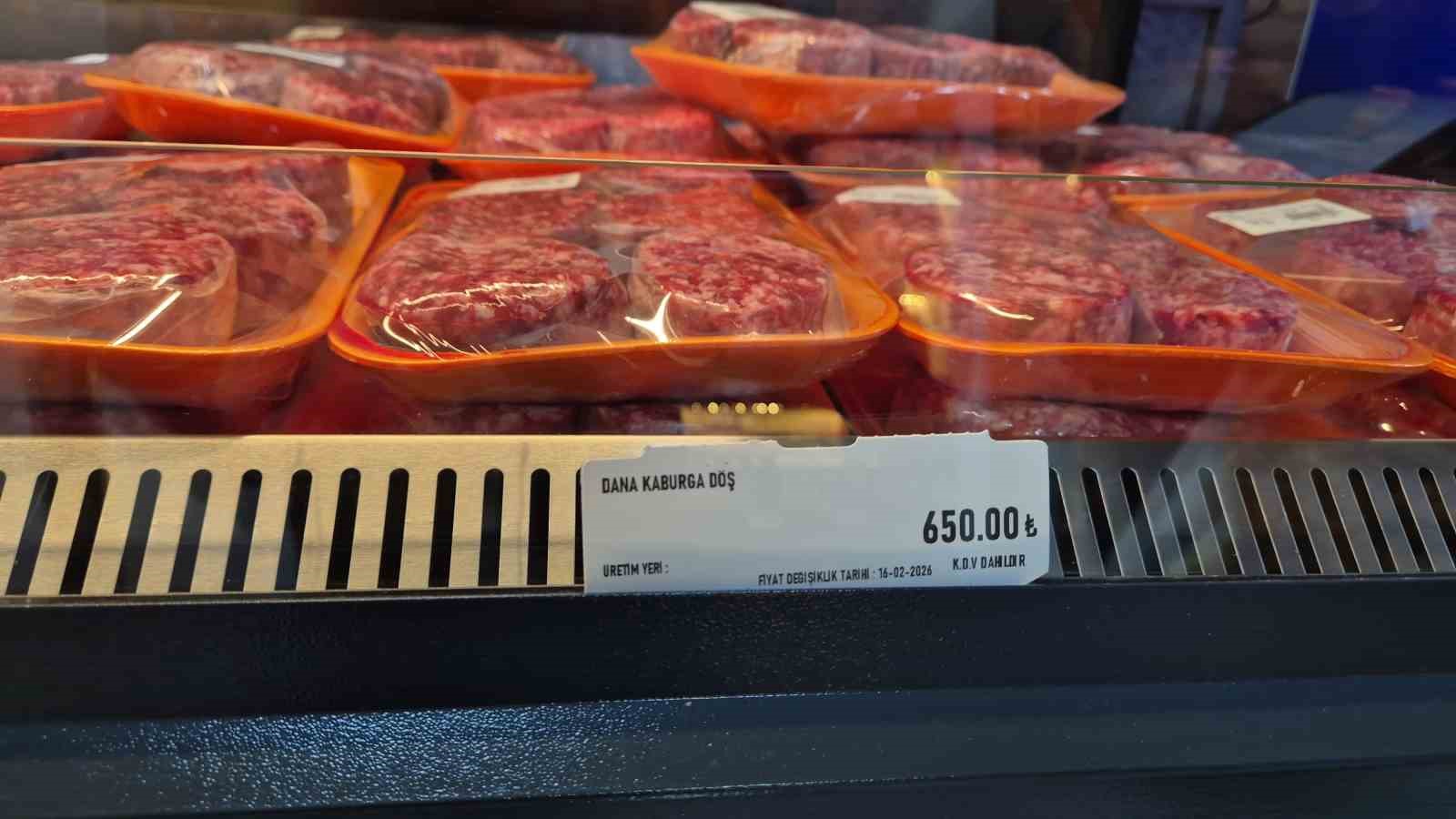 Tekirdağ B&uuml;y&uuml;kşehir Belediyesinin uygun fiyatlı et satışı yoğun talep g&ouml;r&uuml;yor
