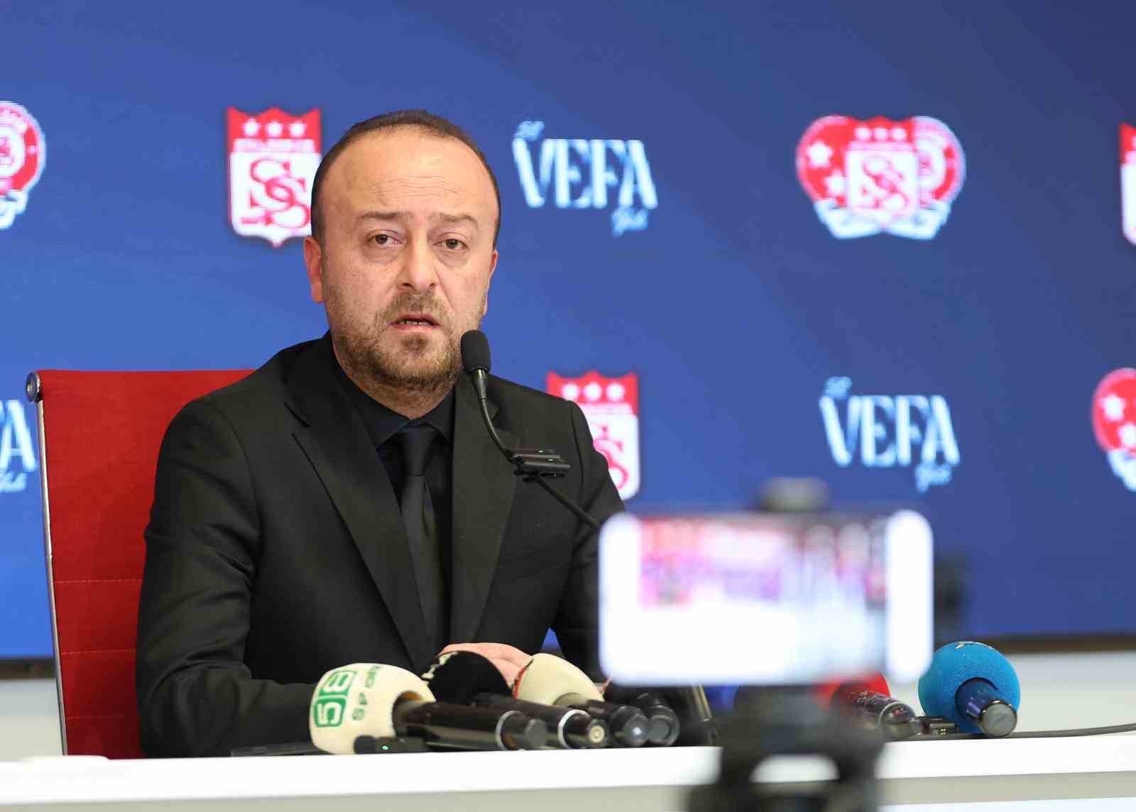 Sivasspor Kul&uuml;b&uuml; Başkanı &Ouml;z&ccedil;oban: "Kalan 33 puana talibiz"
