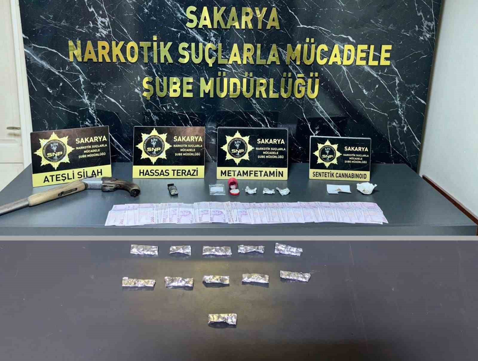 Sakarya Emniyeti zehir tacirlerine ge&ccedil;it vermiyor
