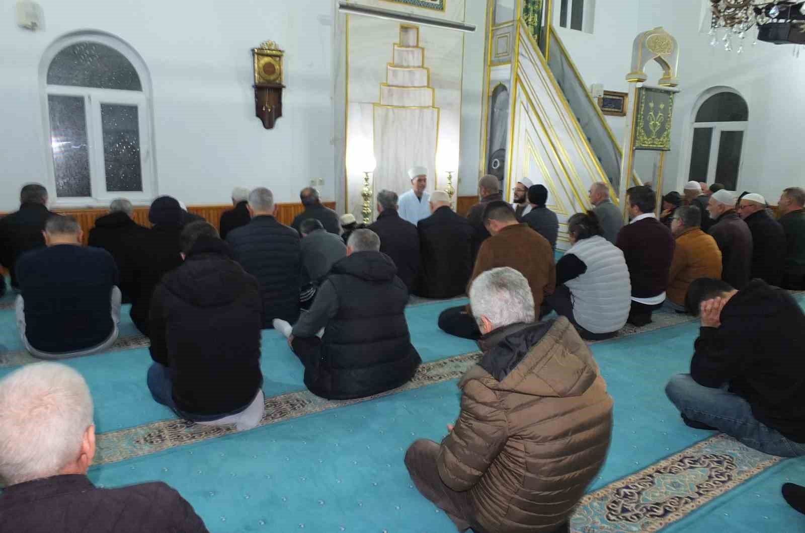 Balıkesir’de 3 dakika erken okunan ezan kafaları karıştırdı