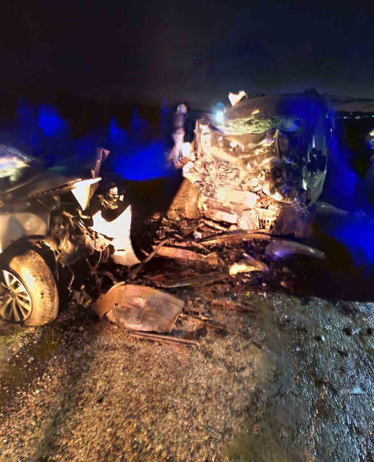 Diyarbakır’da iki otomobilin çarpıştığı kazada ölü sayısı 5’e yükseldi