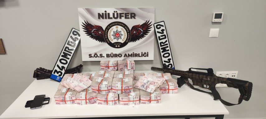 Bursa&rsquo;da soygun senaryosunu polis yutmadı...20 milyonluk sahte gasp planı &ccedil;&ouml;kertildi: 5 kişi tutuklandı