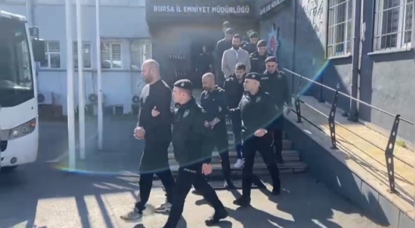 Bursa&rsquo;da soygun senaryosunu polis yutmadı...20 milyonluk sahte gasp planı &ccedil;&ouml;kertildi: 5 kişi tutuklandı