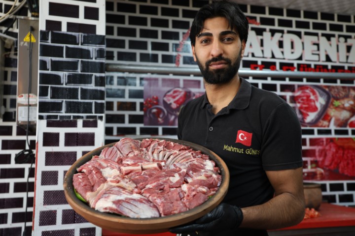 Hazırlanışı 5 dakika pişmesi 5 saat: Tescilli lezzet Ramazan ayında yoğun ilgi görüyor