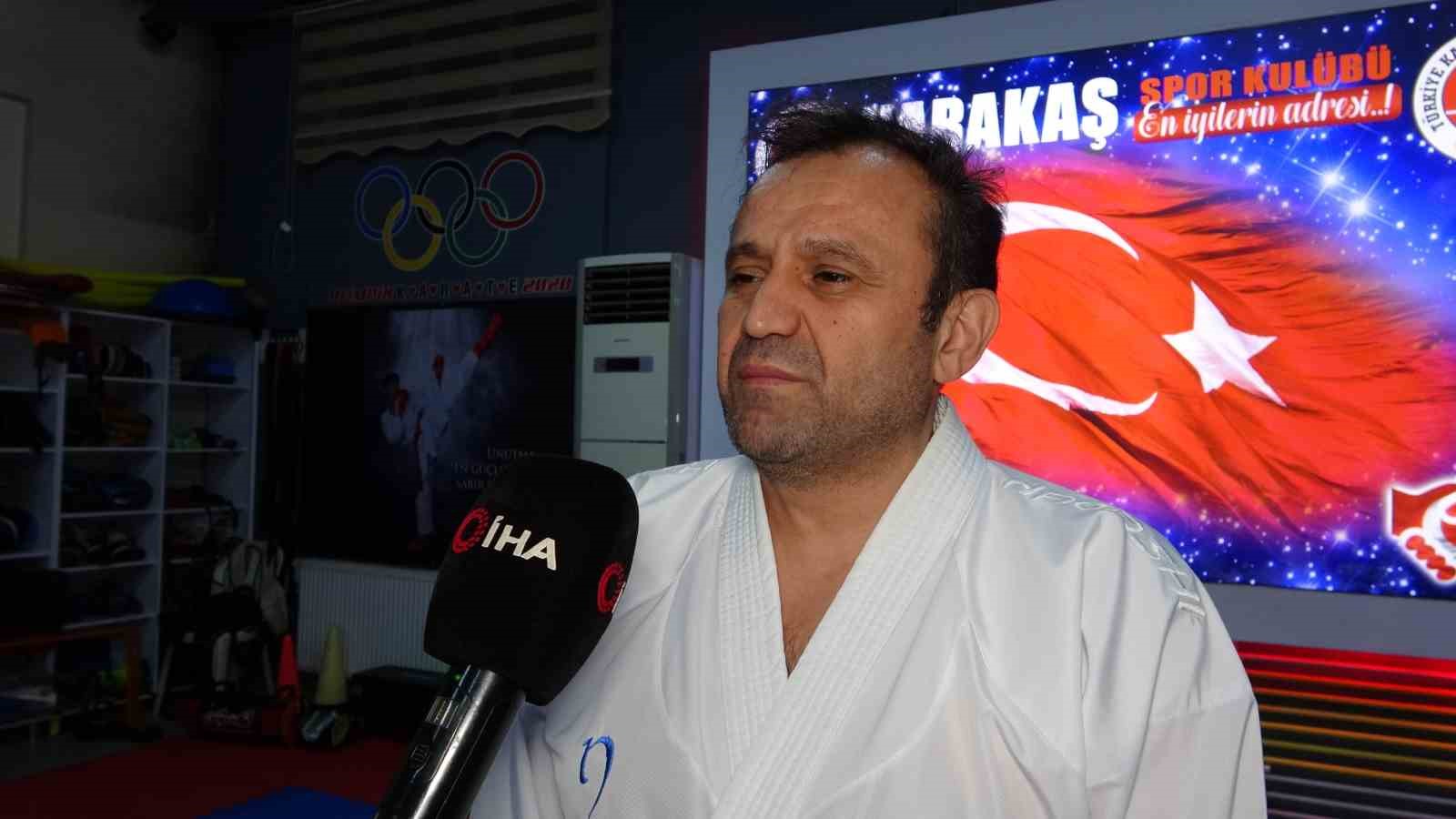 Babası &rsquo;kendini savunmayı &ouml;ğren&rsquo; dedi, o şampiyon oldu
