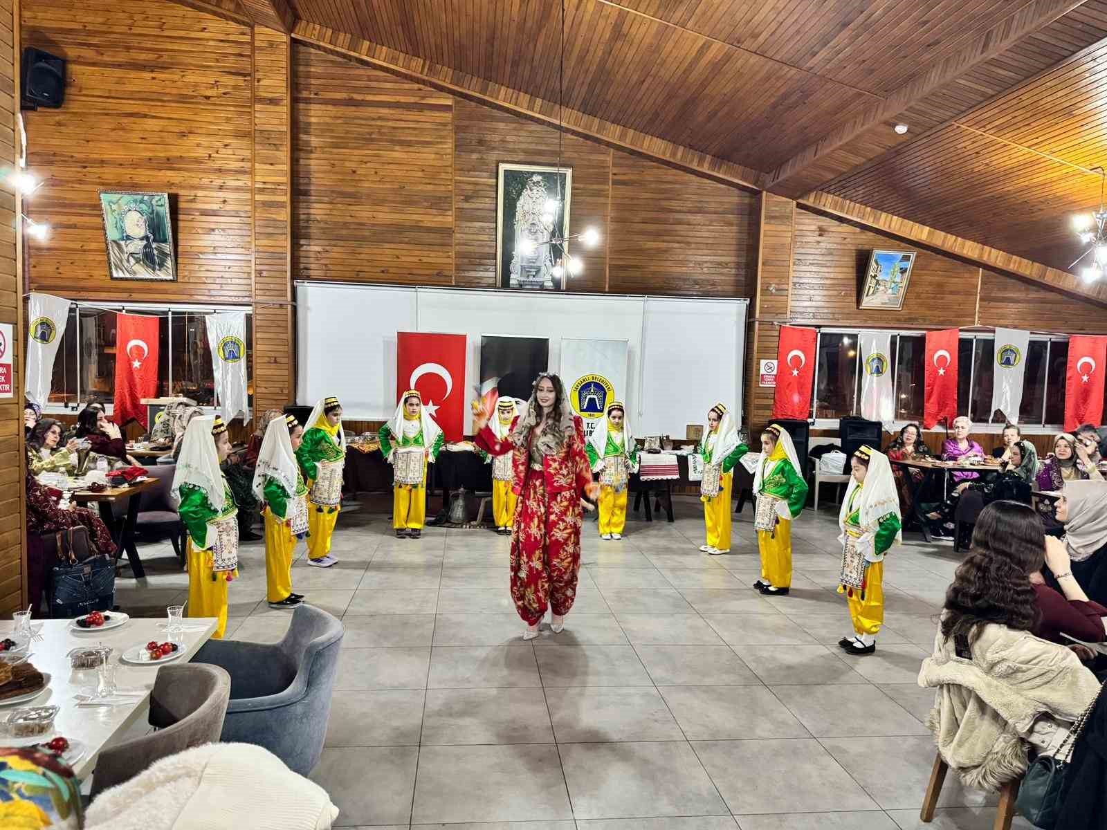 Tavşanlı’da kıyafetlerle yöresel kültür rüzgarı