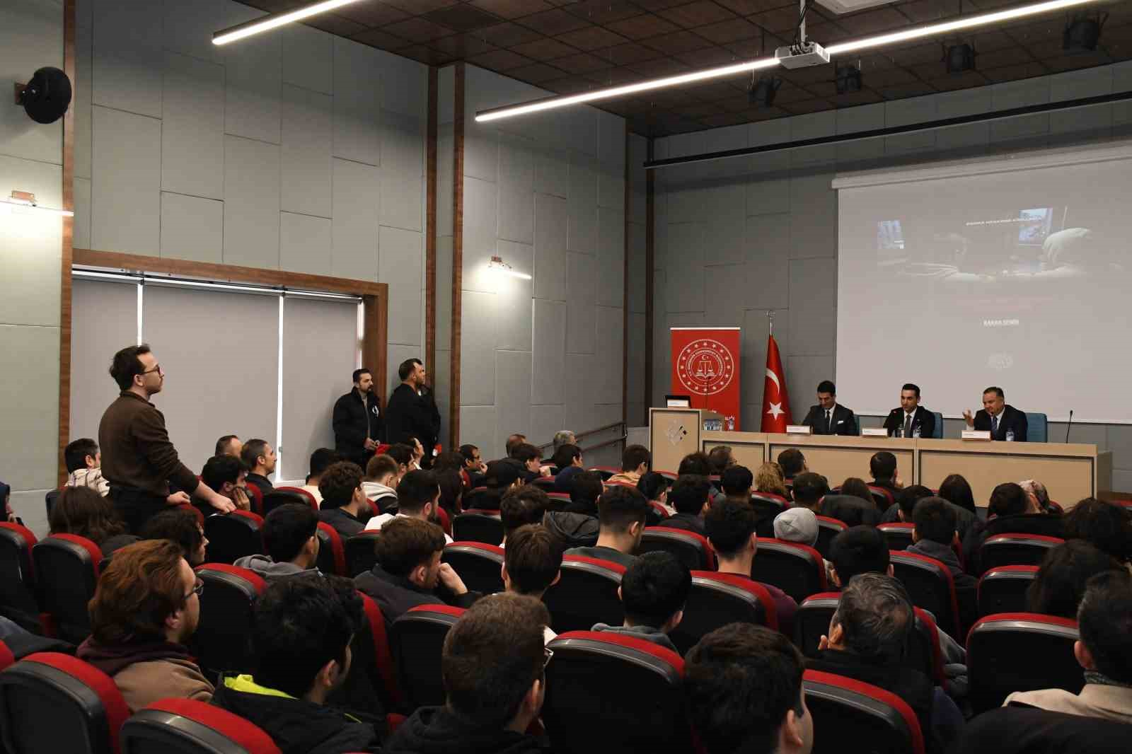 Eskişehir Cumhuriyet Başsavcılığı üniversite öğrencilerini uyardı