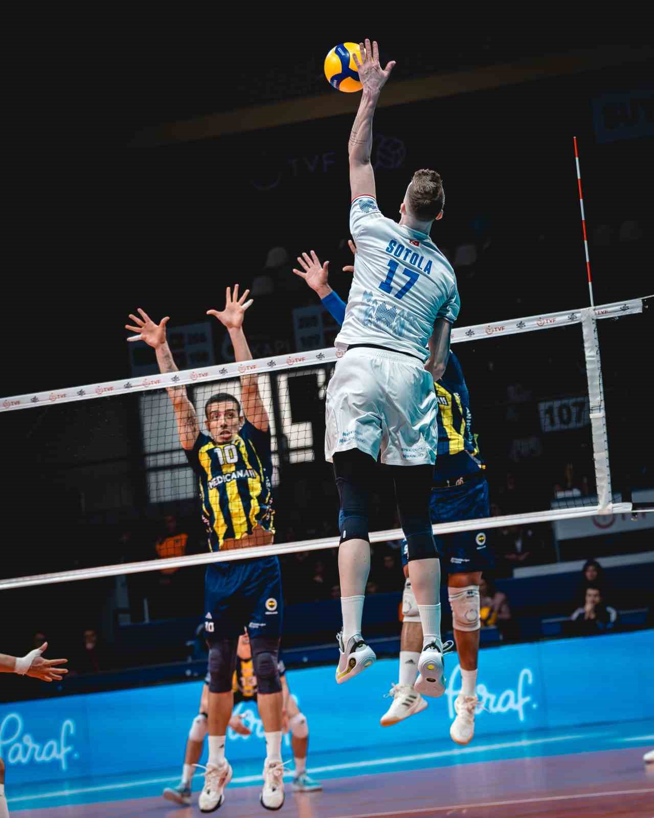Efeler Ligi: Halkbank: 3 - Fenerbahçe Medicana: 0