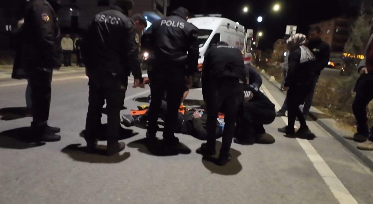 Kavga ettiği kişiye otomobille &ccedil;arptı: 1 yaralı
