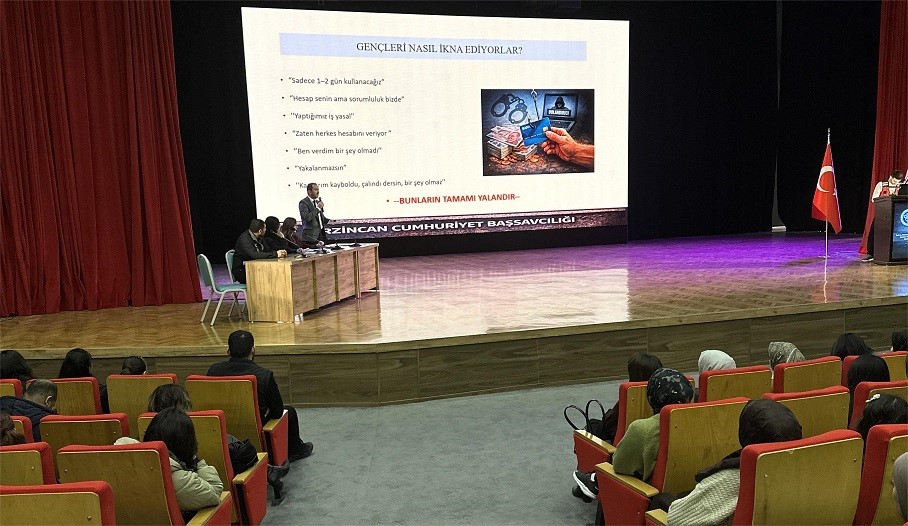 Erzincan&rsquo;da siber su&ccedil;lara karşı bilgilendirme paneli d&uuml;zenlendi
